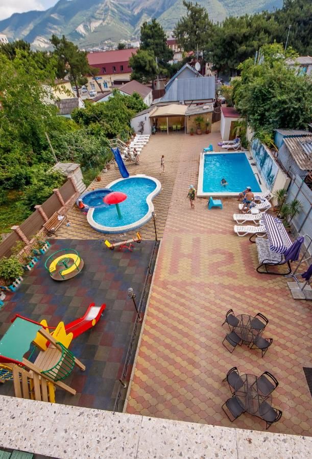 Гостевой дом Family Hotel H2O Геленджик-13