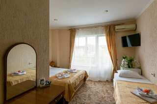 Гостевой дом H2O Геленджик Стандарт 4х местный-1