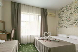 Гостевой дом H2O Геленджик Стандарт 3х местный-7