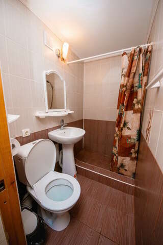 Гостевой дом H2O Геленджик Стандарт 4х местный-3